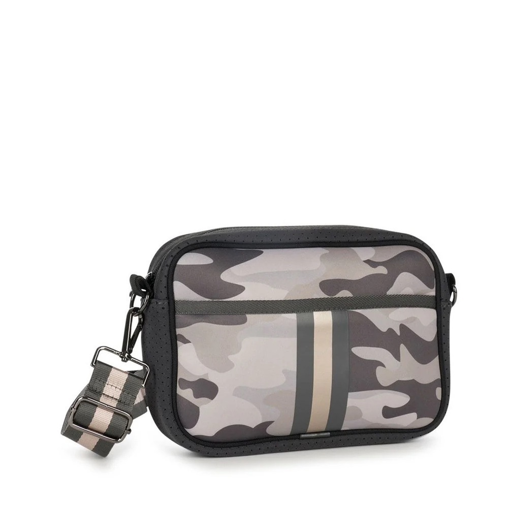 Haute Shore Drew Safari Camo Neoprene Camera Crossbody Bag NWT - Picture 3 of 7
